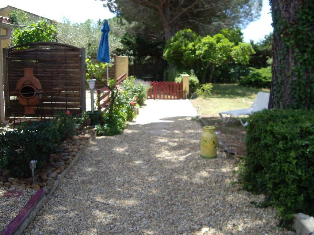 Le Mas Du Ruisseau Bellegarde (Gard) Exterior foto