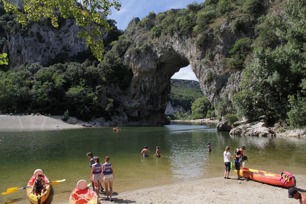 Le Mas Du Ruisseau Bellegarde (Gard) Exterior foto