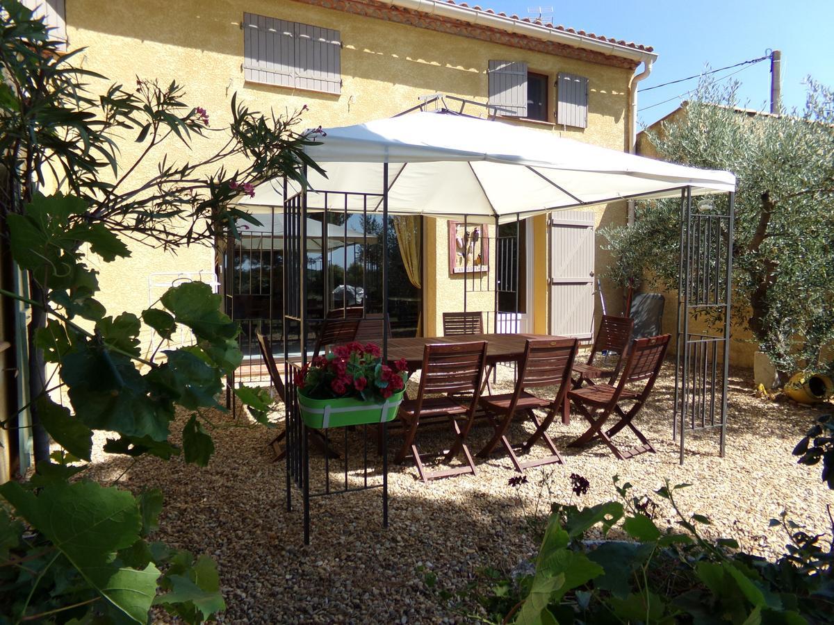 Le Mas Du Ruisseau Bellegarde (Gard) Exterior foto